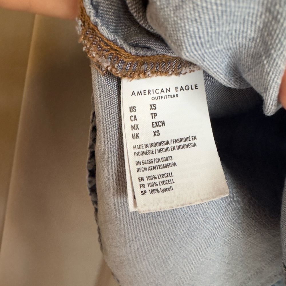 American Eagle Soft Denim Jacket - Picture 5 of 5